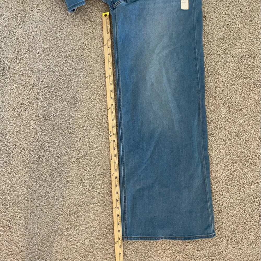 Universal Thread 16R Wide Leg High Rise Stretch Jeans, Light Wash - Picture 6 of 9